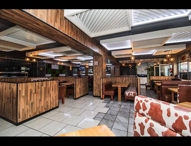 391M² BUSINESS FOR SALE IN UITENHAGE CENTRAL